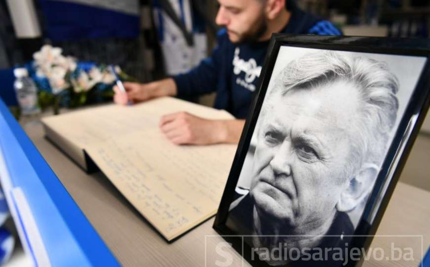 Na Grbavici otvorena knjiga žalosti povodom smrti legendarnog Ivice Osima